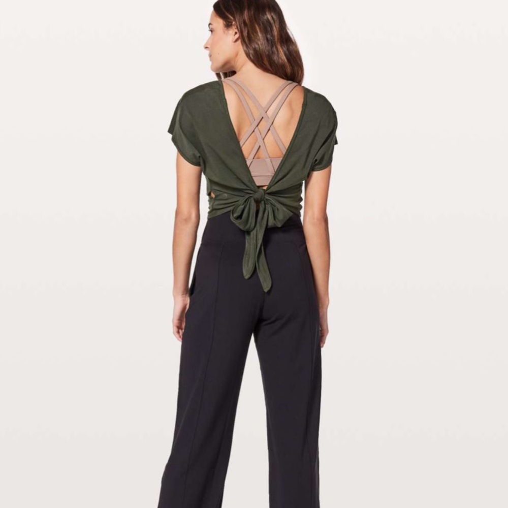 Lululemon olive green tie top w open back NWOT
